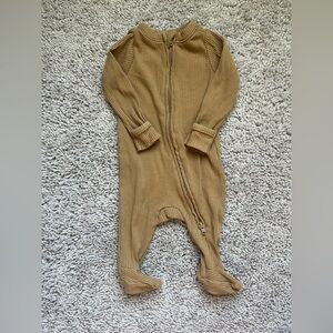 Old Navy Beige Ribbed Baby Outfit